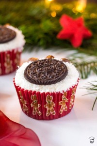 Kokosové cupcakes s tvarohovým krémom a labkou polárneho medveďa