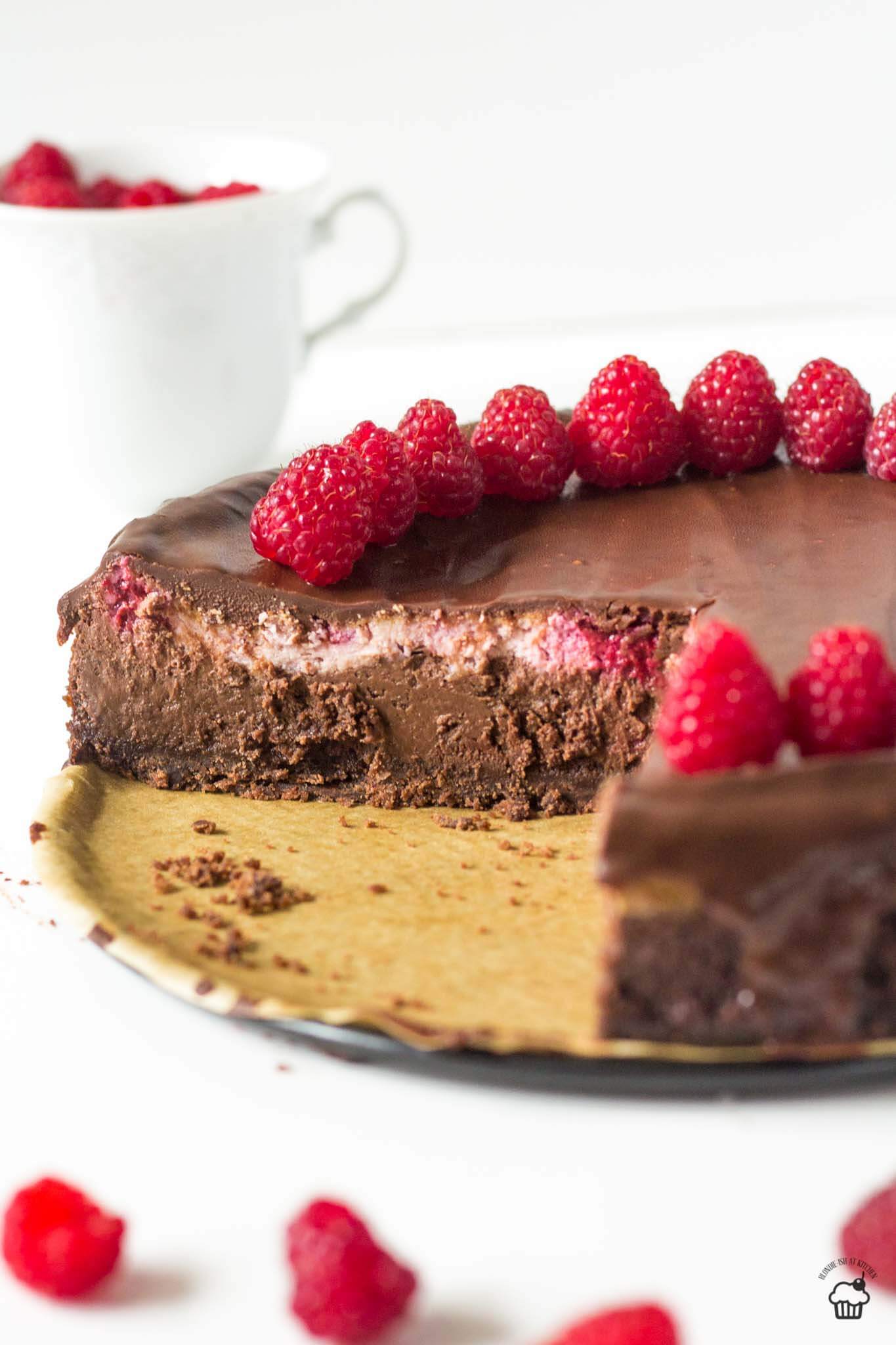 čokoládovo malinový pečený cheesecake